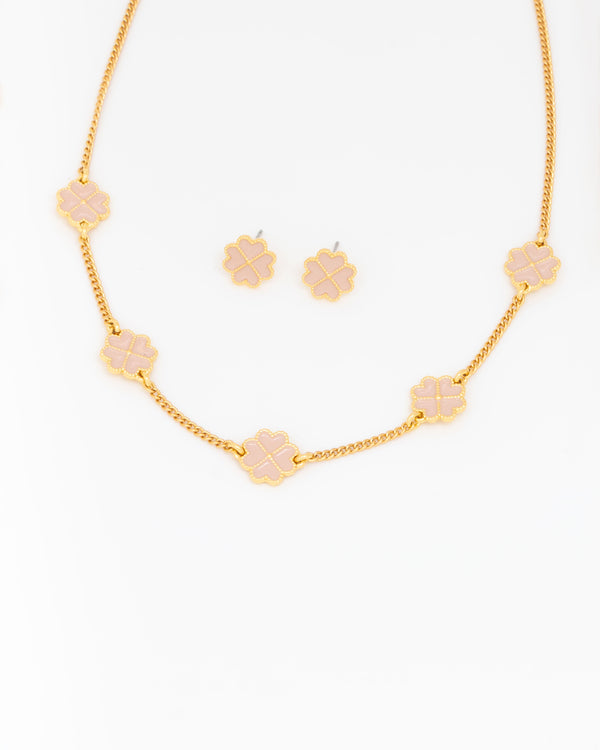Set Collar Made Of Luck + Aretes Trebol AVEMARÍA X TERS