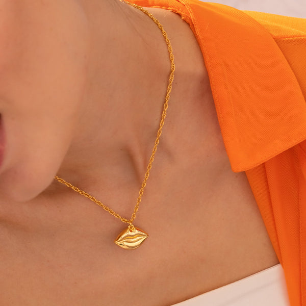 Cadena Dije Beso + Aretes