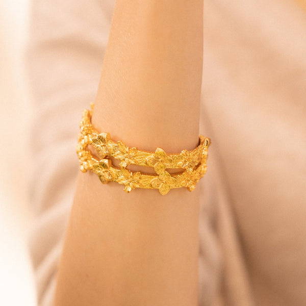 Brazalete Dorado de Flores